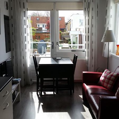 Homestay Bij Aelita Ден-Бург Экстерьер фото